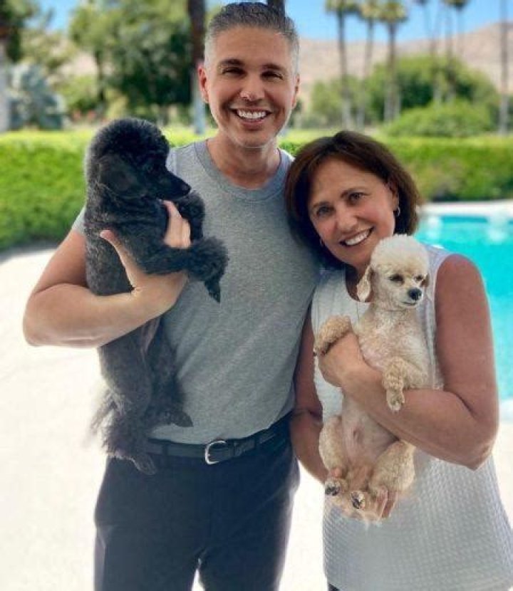 Alberti Popaj Wiki, Age, Wife, Family, Height, Salary, Married, Instagram, Net Worth, Nationality, QVC, Mother