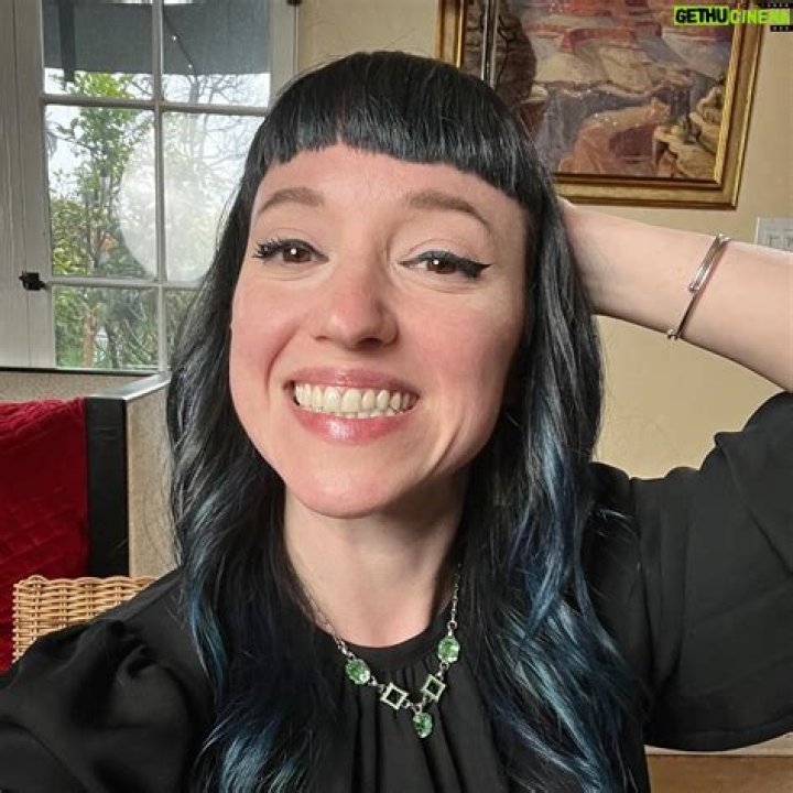 Amy Shira Teitel Biography As Canadian Author’s Frequent TV Appearance Has Fans Curious About Her Career