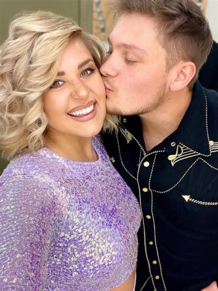 Bebahan- Wiki, Height, Boyfriend, Net Worth, Career
