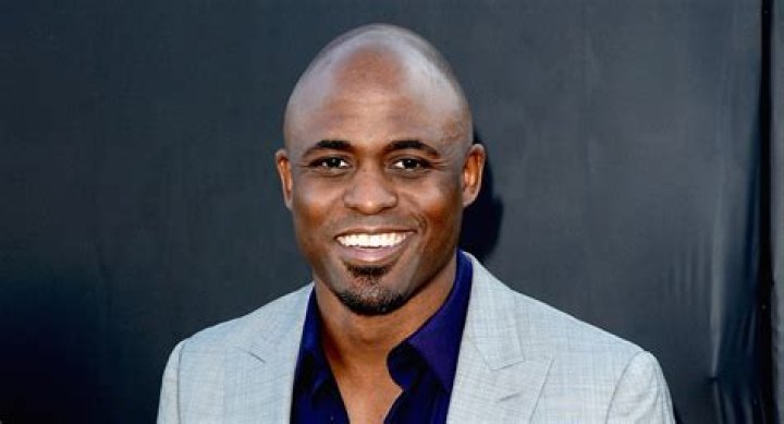 Is Wayne Brady Gay? Who Is He Dating?