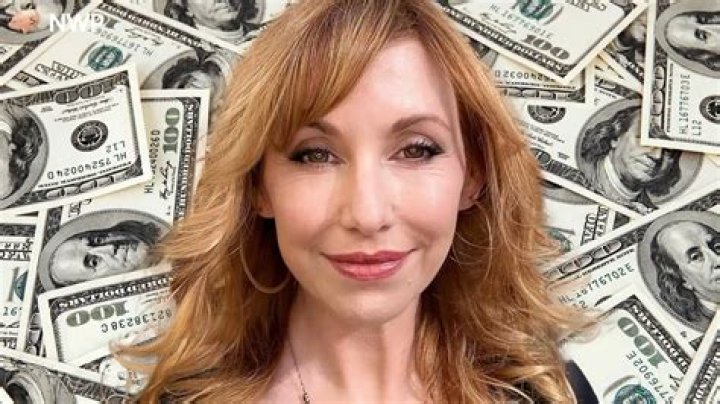 Kari Hawker Net Worth, Income, Salary, Earnings, Biography