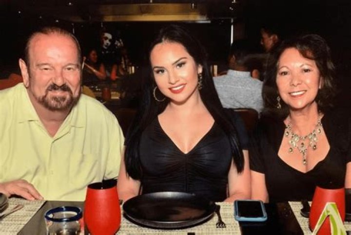 Siera Santos Bio, Wiki, Age, Parents, Married, Salary, Net Worth, Leaving Chicago, Height