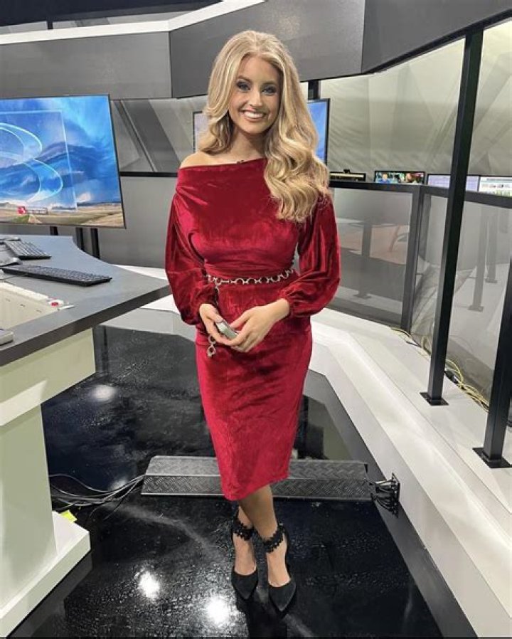 Stephanie Mead (WISH) Bio, Wiki, Age, Birthday, Height, Education, Husband, Wedding, Married, Weather, Salary, Net Worth and Measurements