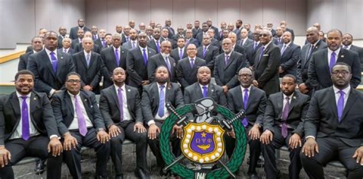 What fraternity is T.J. Holmes a member of?