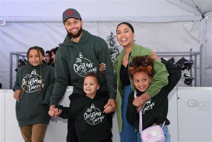 Who Are Jayda Curry Parents Gary And Robin, Siblings And Family Ethnicity