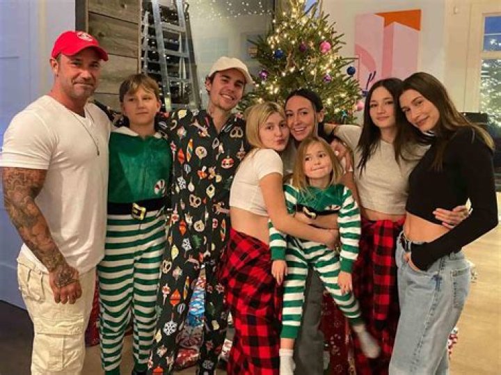 Who is Mia Kaplan? Find Her Wiki Age And Family