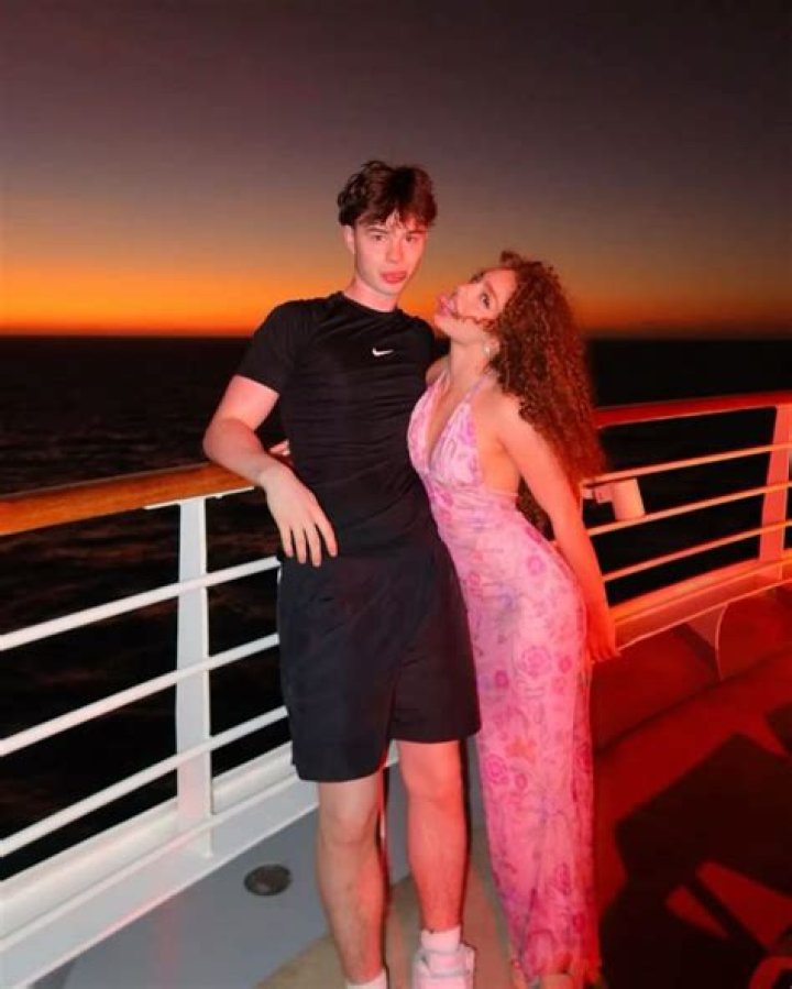 Wiki, Net Worth, Height, Boyfriend, Career of Tiffany Heinen